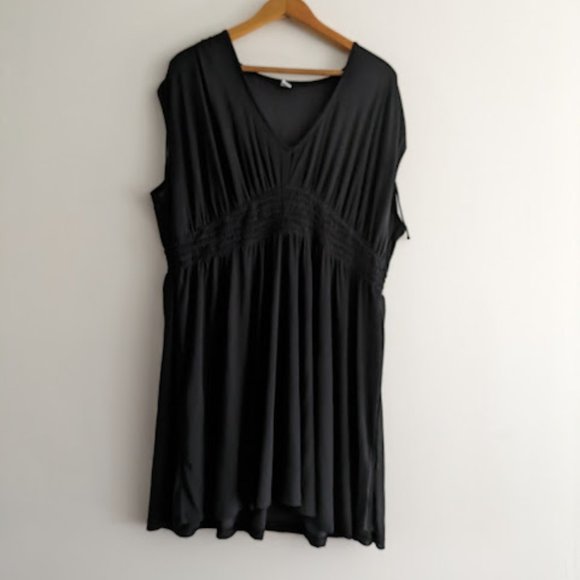 Old Navy Dresses & Skirts - Old Navy Black V Neck Dress Size XXL
